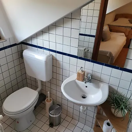 Apartma Med Vinogradi Casa de hóspedes Lendava