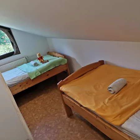 Apartma Med Vinogradi Gæstehus *