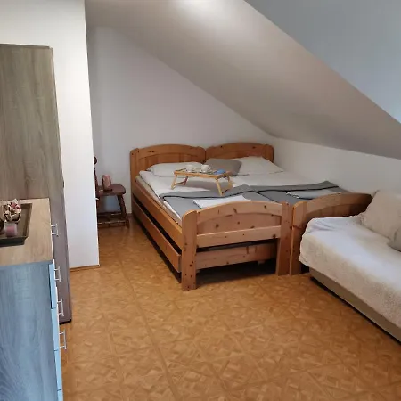Apartma Med Vinogradi Vendégház